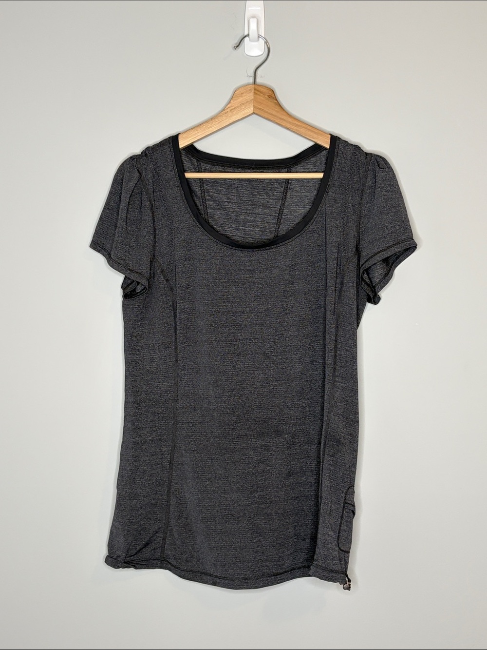 lululemon athletica Back on Track Charcoal Scoop Neck Short Sleeve Tee - Picture 2 of 9